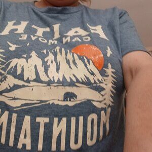NWOT WOMENS FAITH CAN MOVE MOUNTAINS T SHIRT IN HEATHER BLUE